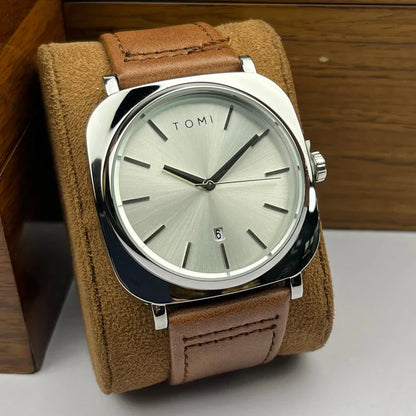 084 Watch Quartz Date Leather Strap